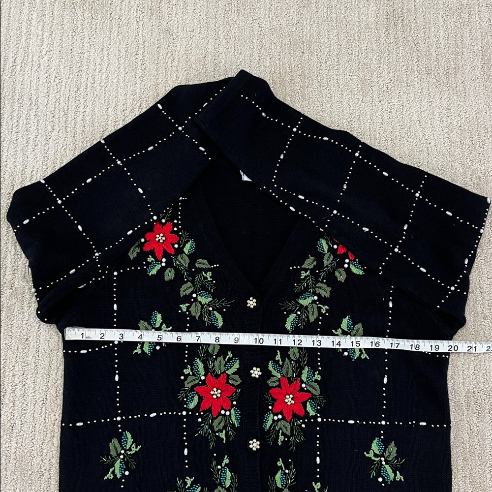 Vintage B.P. Design Christmas Cardigan Embroidered Poinsettias Size S - Picture 12 of 12